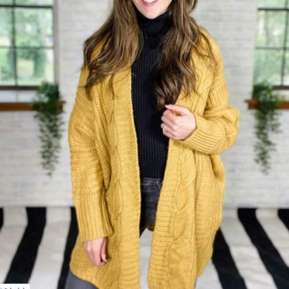 Women's Sweater CABLE KNIT CARDIGAN - Picture 2 of 3